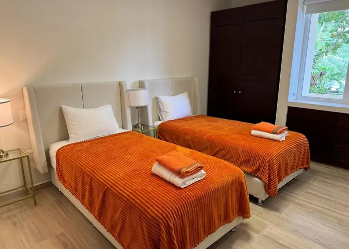 Azure Caribbean Citrine Apartment *